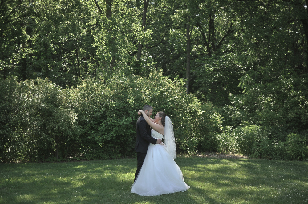 https://rockfordweddingphotographer.com/