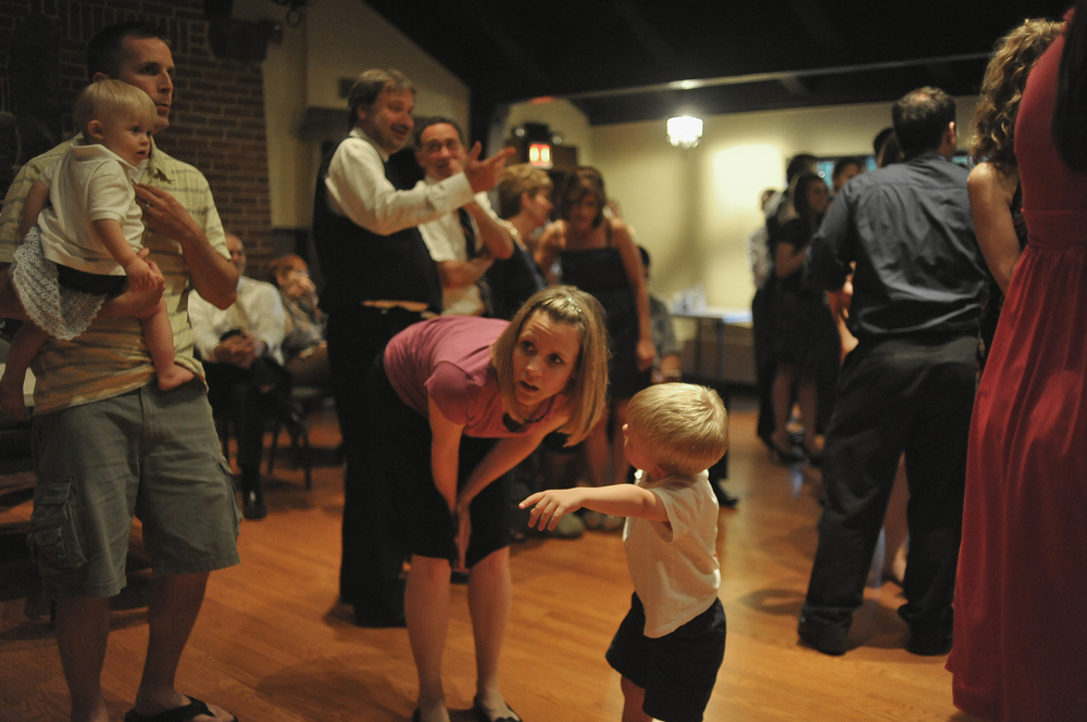 https://rockfordweddingphotographer.com/