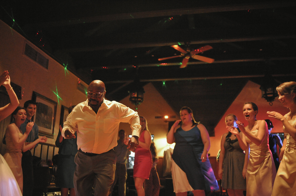 https://rockfordweddingphotographer.com/