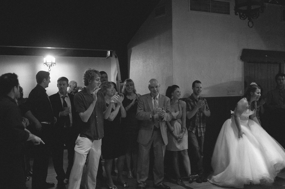 https://rockfordweddingphotographer.com/