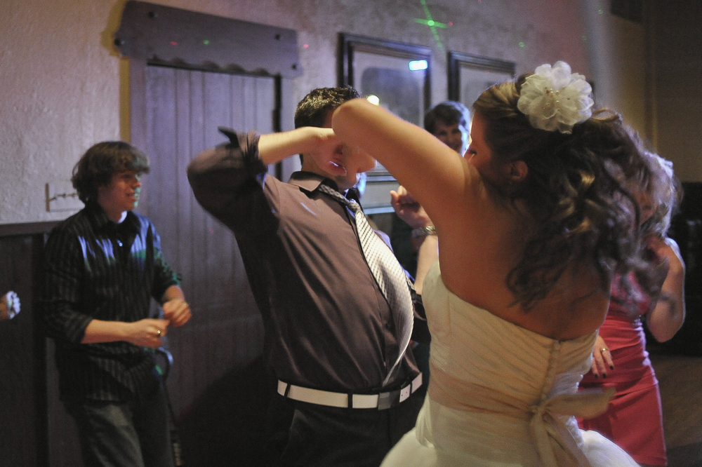 https://rockfordweddingphotographer.com/