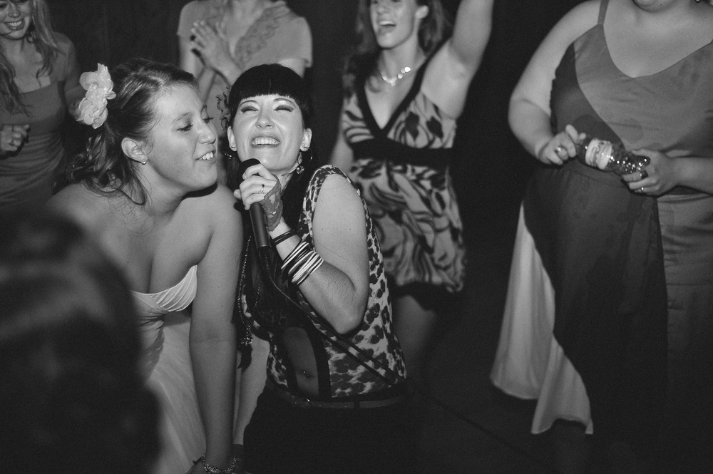 https://rockfordweddingphotographer.com/