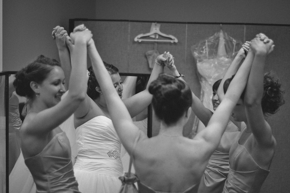 https://rockfordweddingphotographer.com/